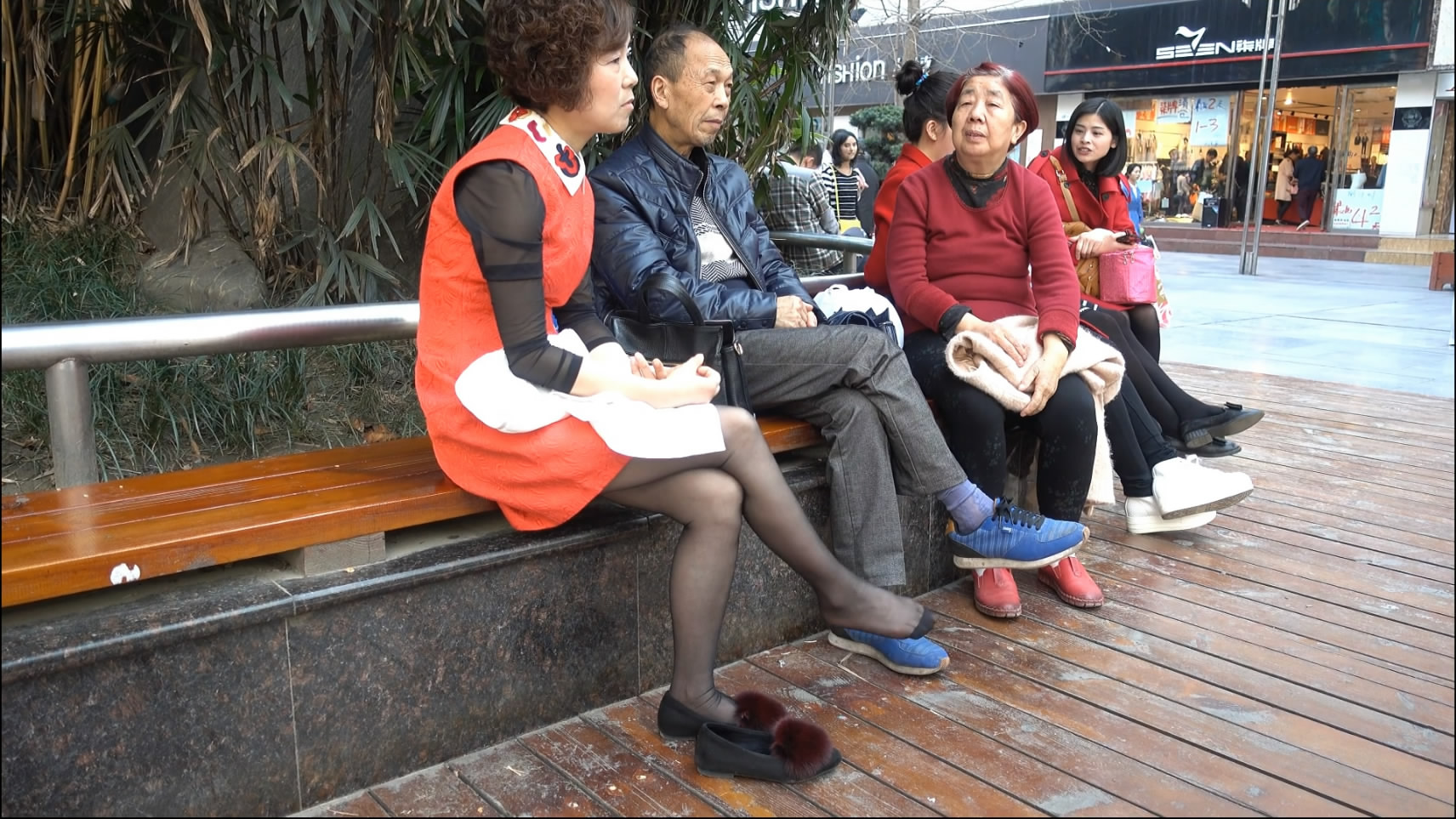 streetsnapnylon[00 02 09][20181205 225219 8]